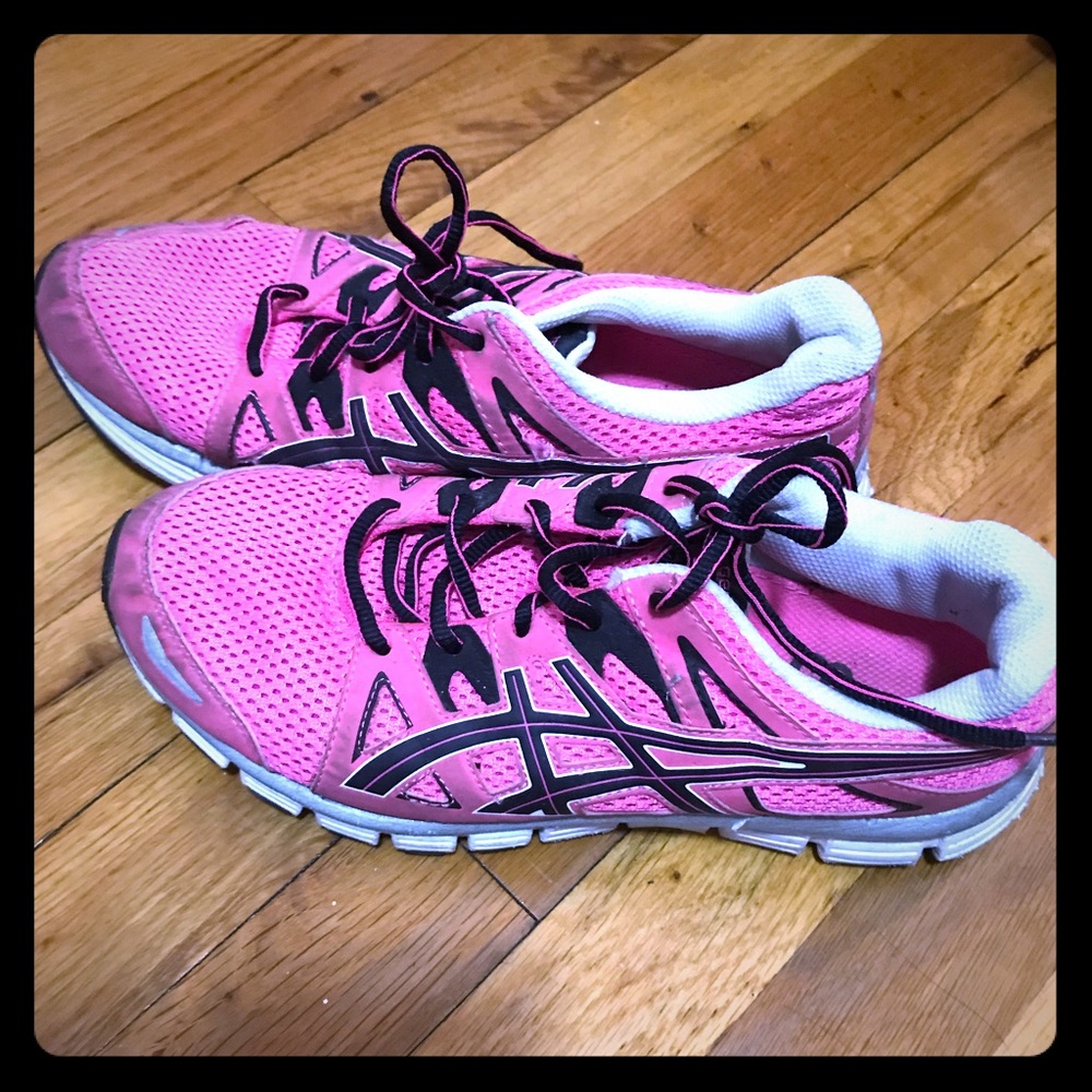 Running shoes